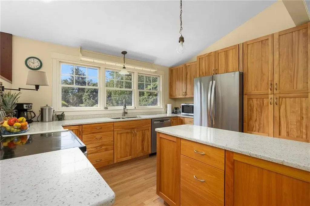 88 Bow Street Jamestown RI 02835