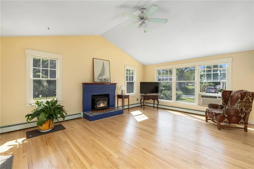 88 Bow Street Jamestown RI 02835