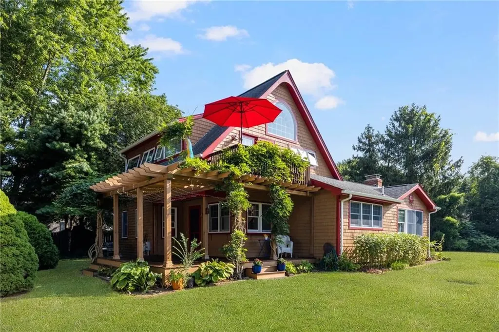 88 Bow Street Jamestown RI 02835