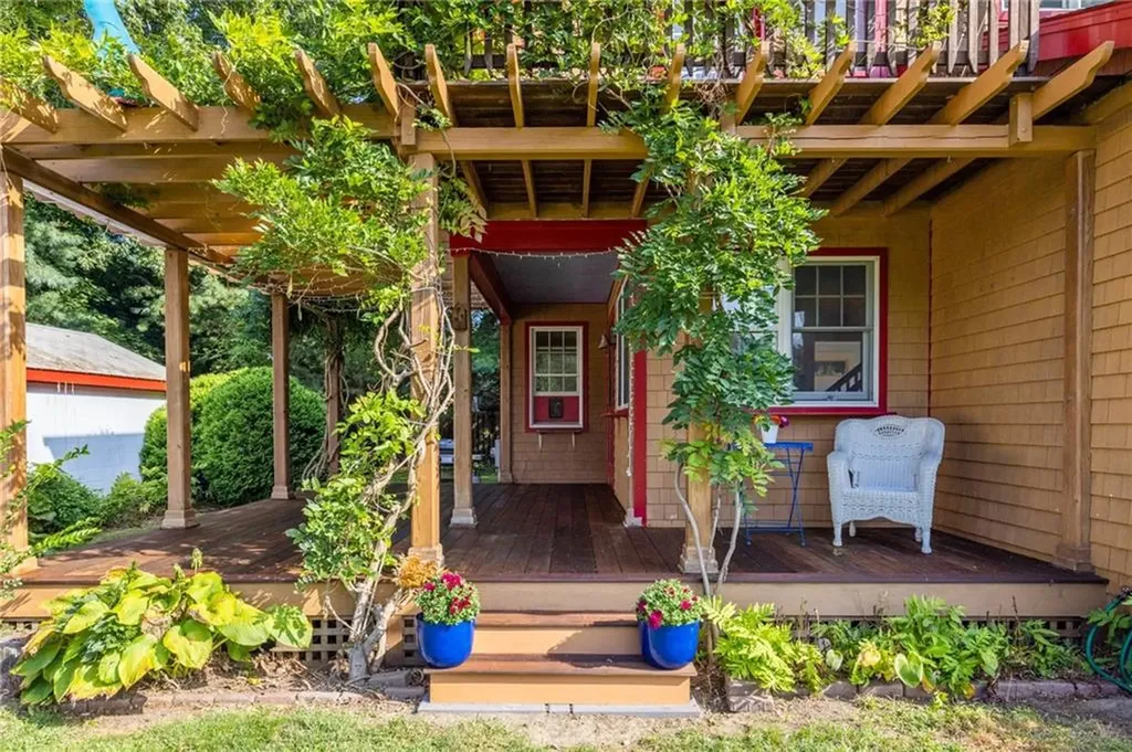 88 Bow Street Jamestown RI 02835