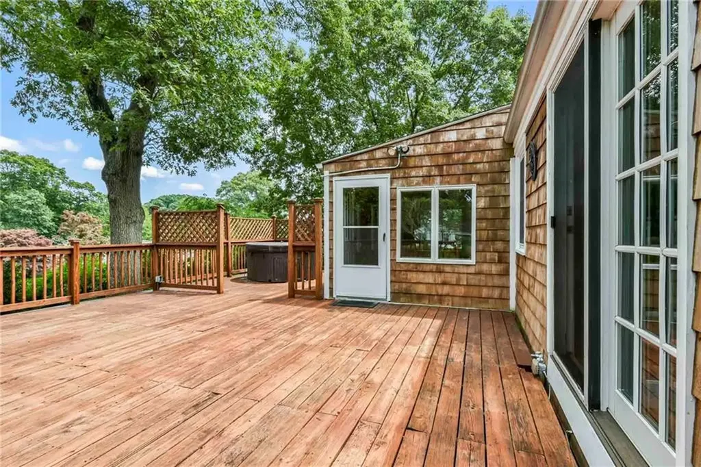 2 Plantation Street Warwick RI 02886