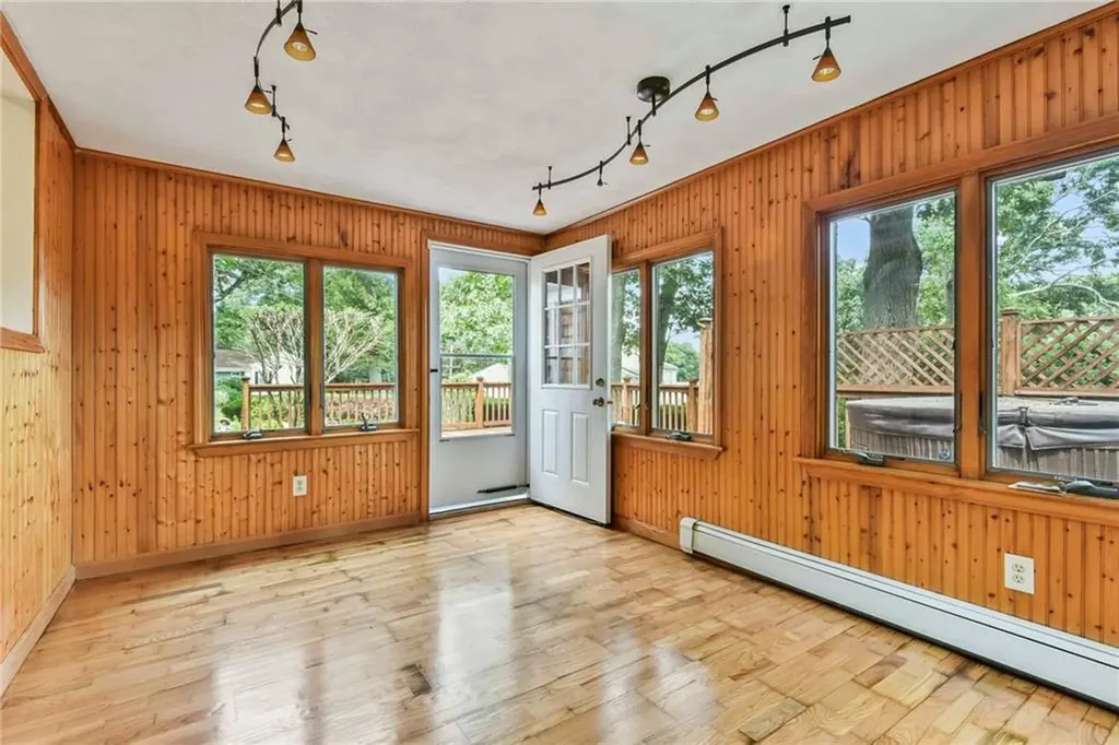 2 Plantation Street Warwick RI 02886