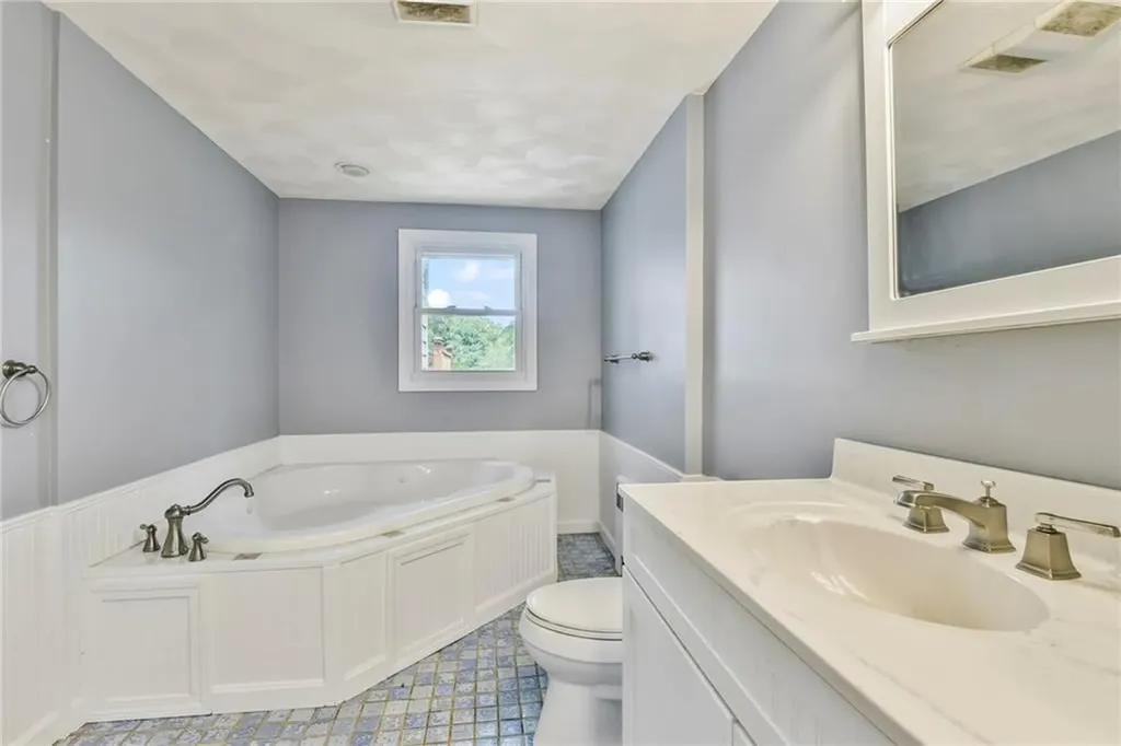2 Plantation Street Warwick RI 02886