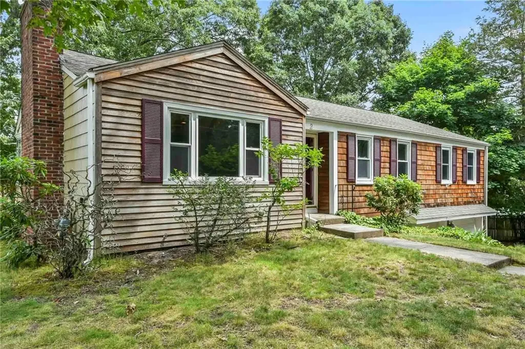 2 Plantation Street Warwick RI 02886