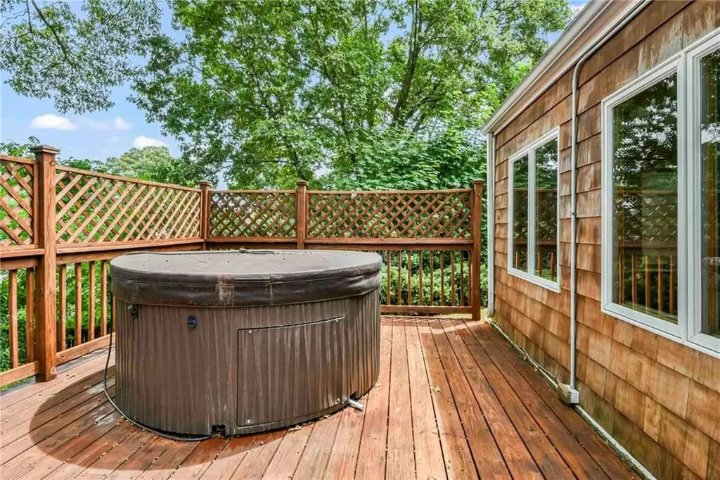 2 Plantation Street Warwick RI 02886