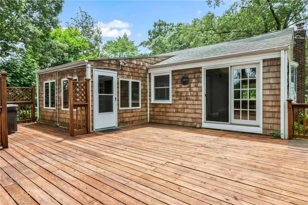 2 Plantation Street Warwick RI 02886