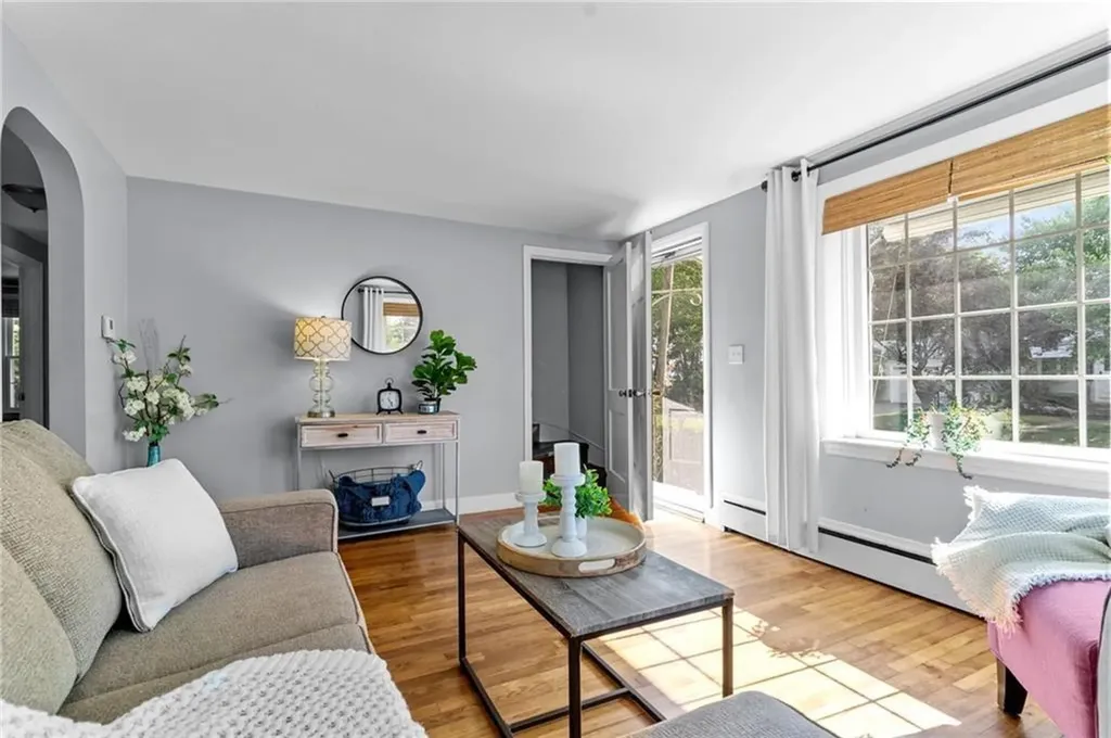 52 Holden Street Warwick RI 02889