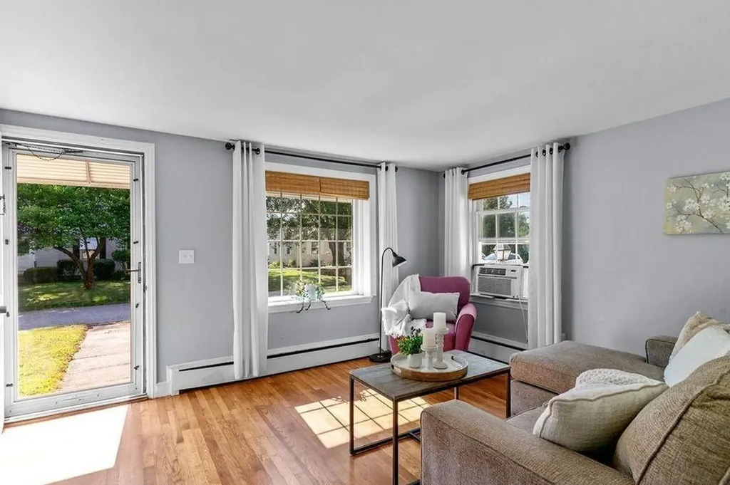 52 Holden Street Warwick RI 02889
