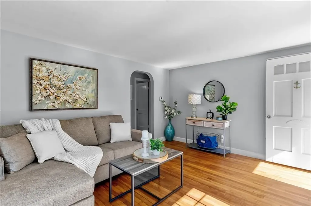 52 Holden Street Warwick RI 02889