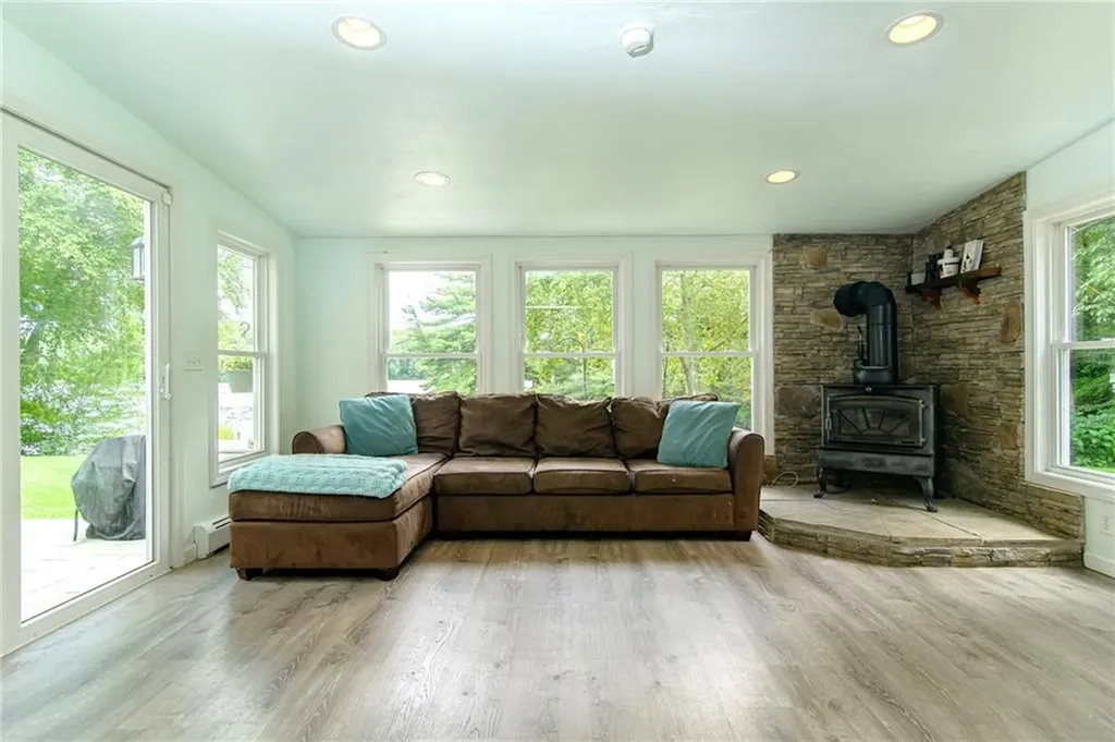 176 Lake Washington Drive Glocester RI 02814