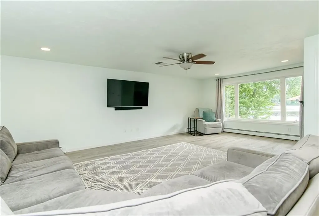 176 Lake Washington Drive Glocester RI 02814