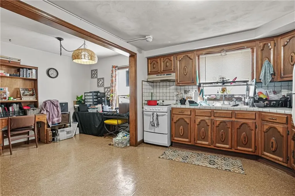 654 Central Avenue Pawtucket RI 02861