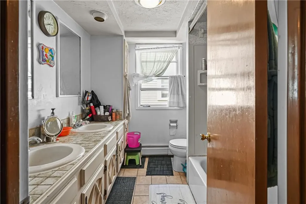 654 Central Avenue Pawtucket RI 02861