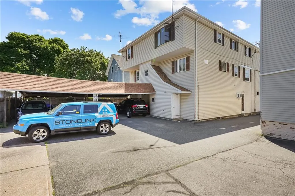 654 Central Avenue Pawtucket RI 02861