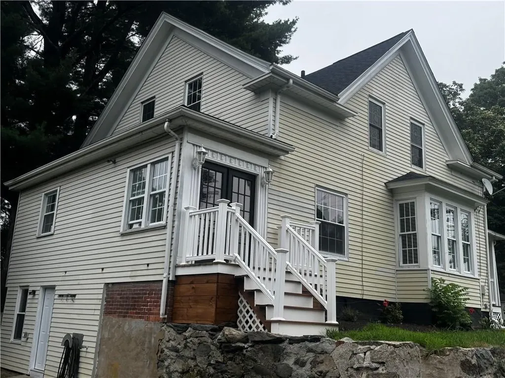 1415 New London Avenue Cranston RI 02920