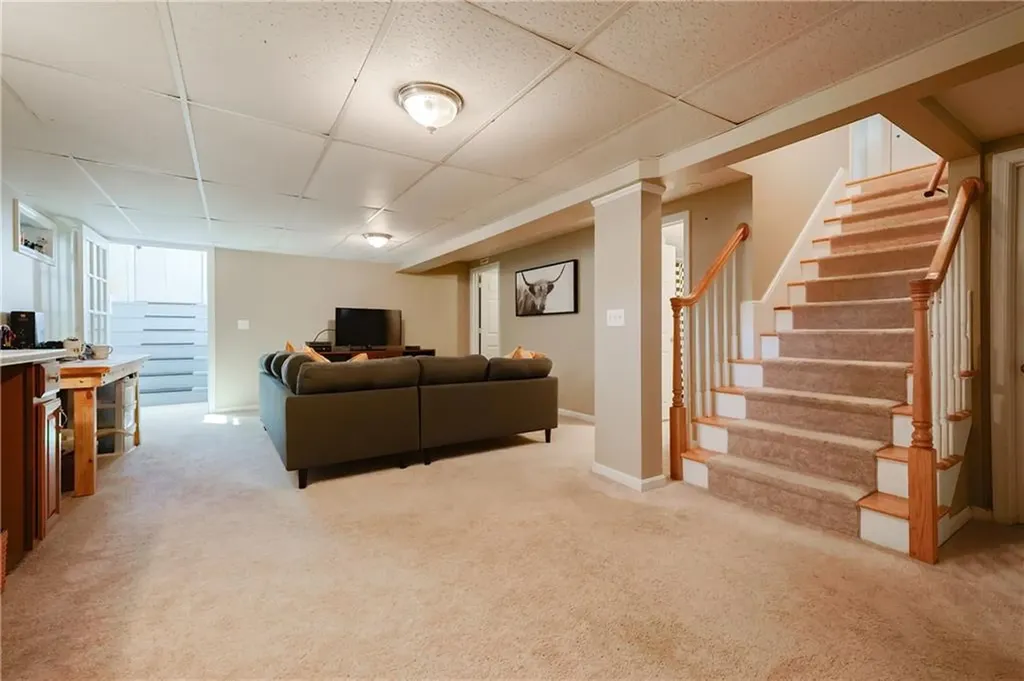 3 Marie Drive Bristol RI 02809