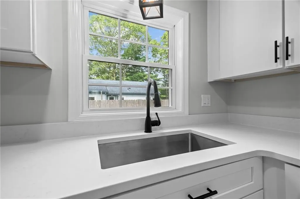 78 Viewesta Road Warwick RI 02886