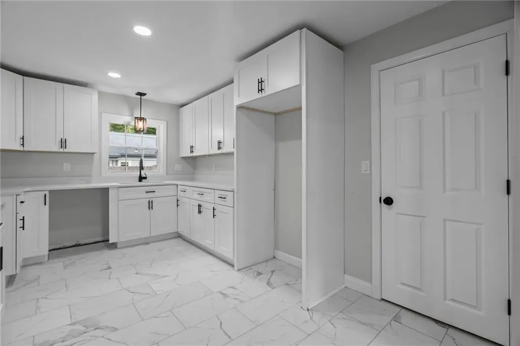 78 Viewesta Road Warwick RI 02886