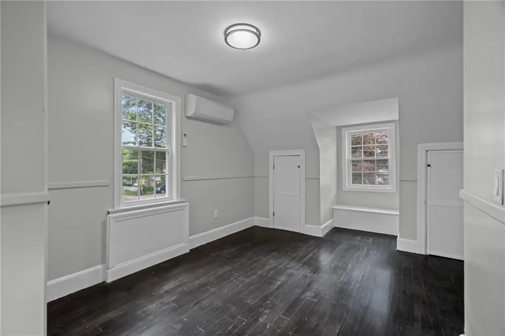78 Viewesta Road Warwick RI 02886