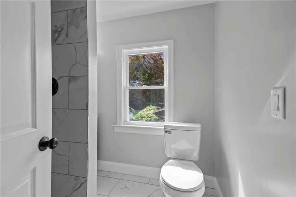78 Viewesta Road Warwick RI 02886