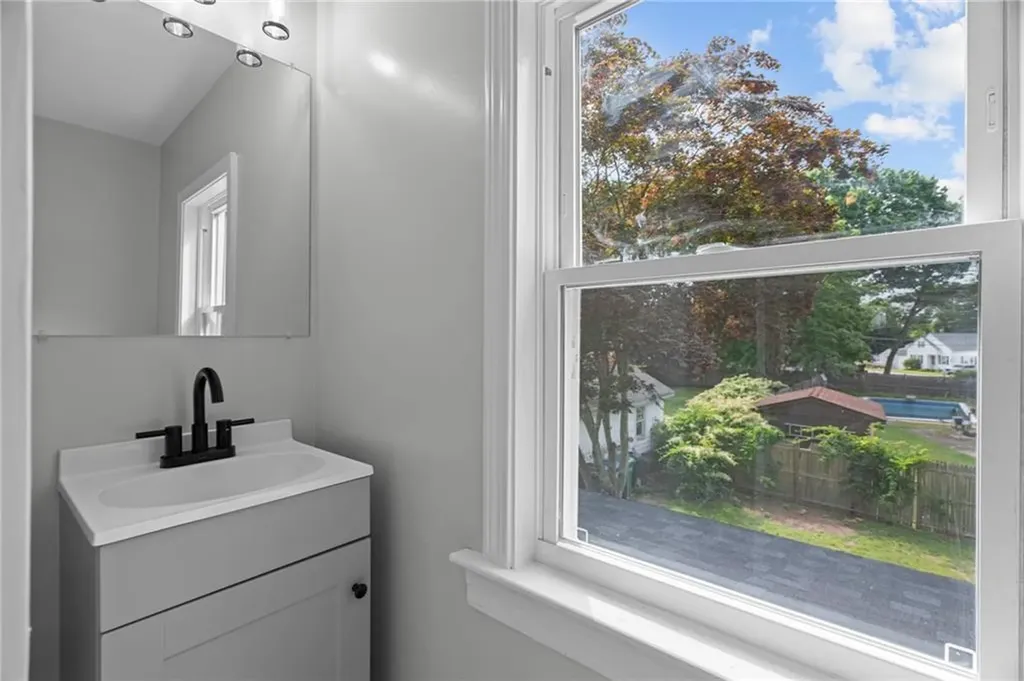 78 Viewesta Road Warwick RI 02886