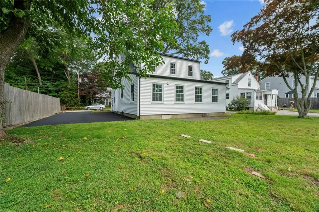 78 Viewesta Road Warwick RI 02886