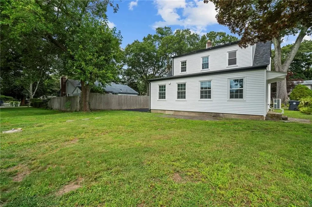 78 Viewesta Road Warwick RI 02886
