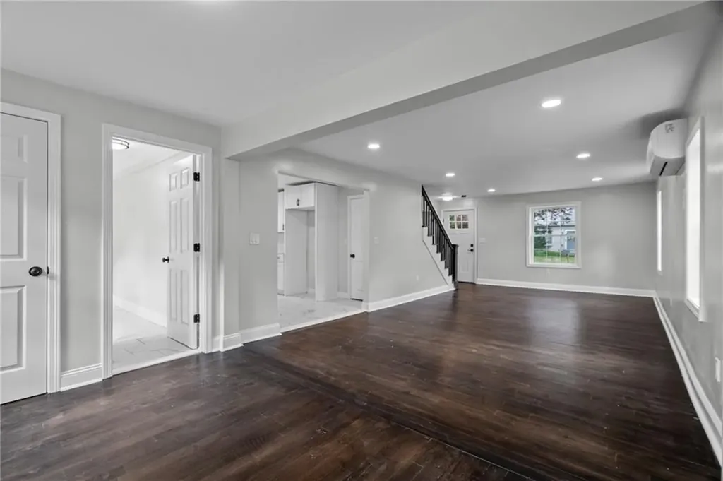 78 Viewesta Road Warwick RI 02886