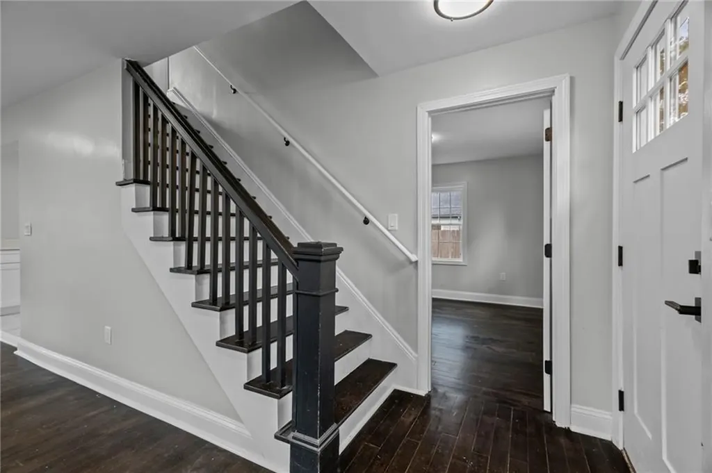 78 Viewesta Road Warwick RI 02886