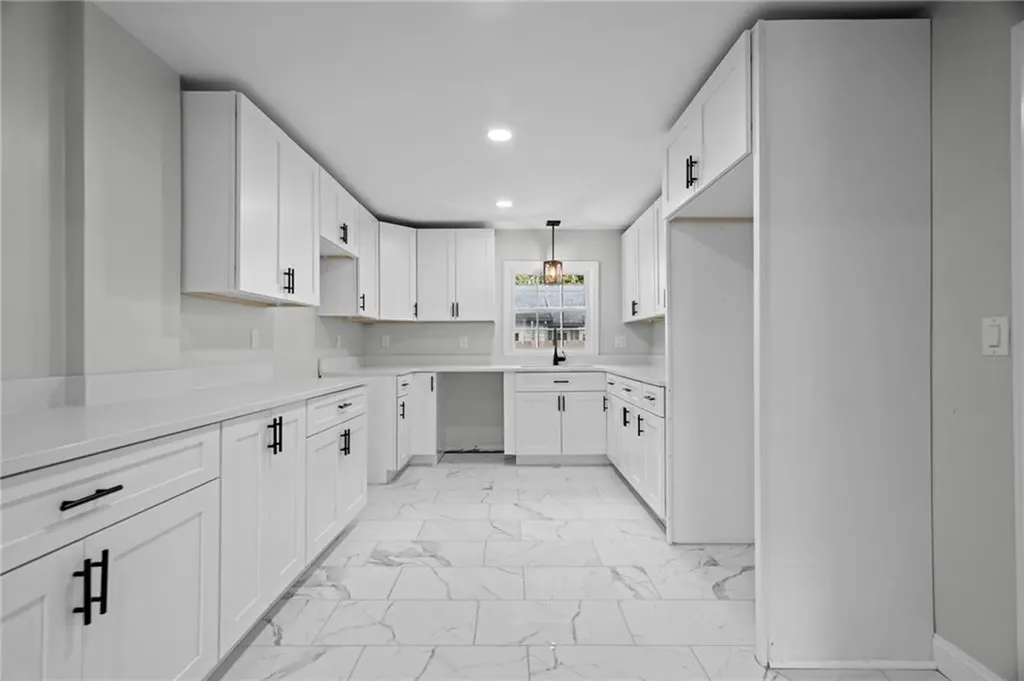 78 Viewesta Road Warwick RI 02886