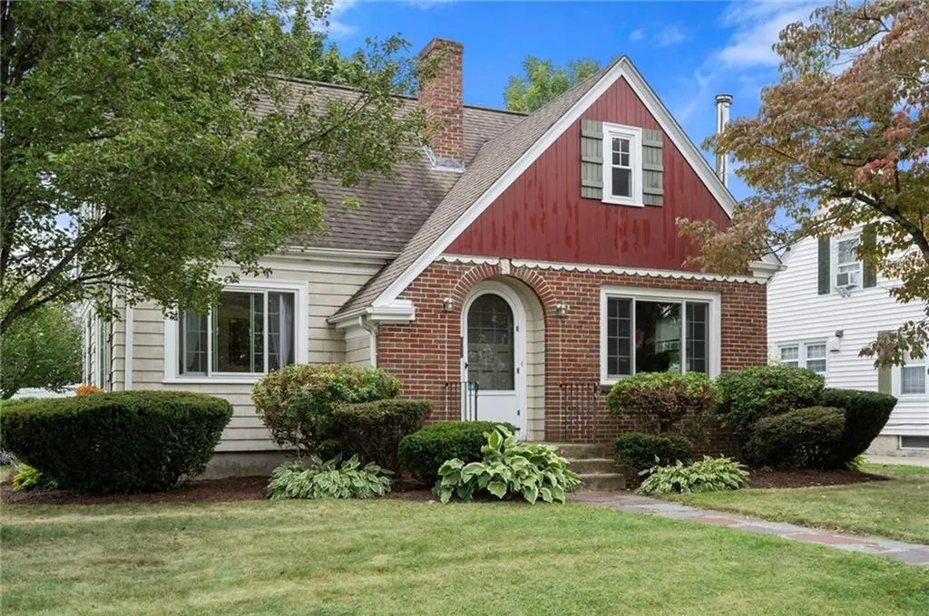 55 Scarborough Road Pawtucket RI 02861