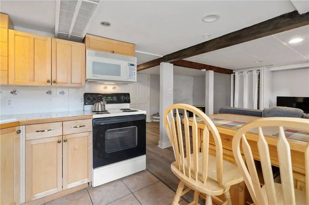 55 Scarborough Road Pawtucket RI 02861