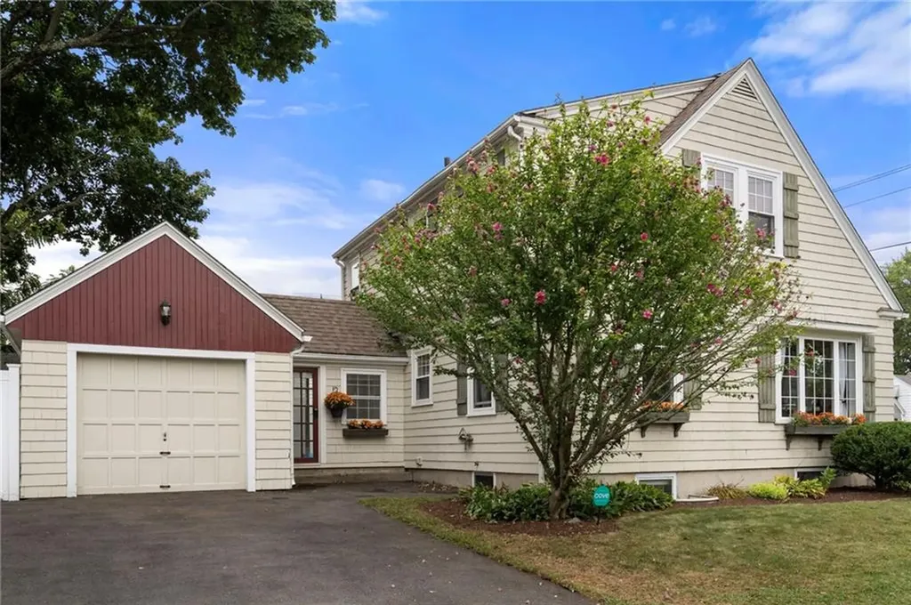 55 Scarborough Road Pawtucket RI 02861