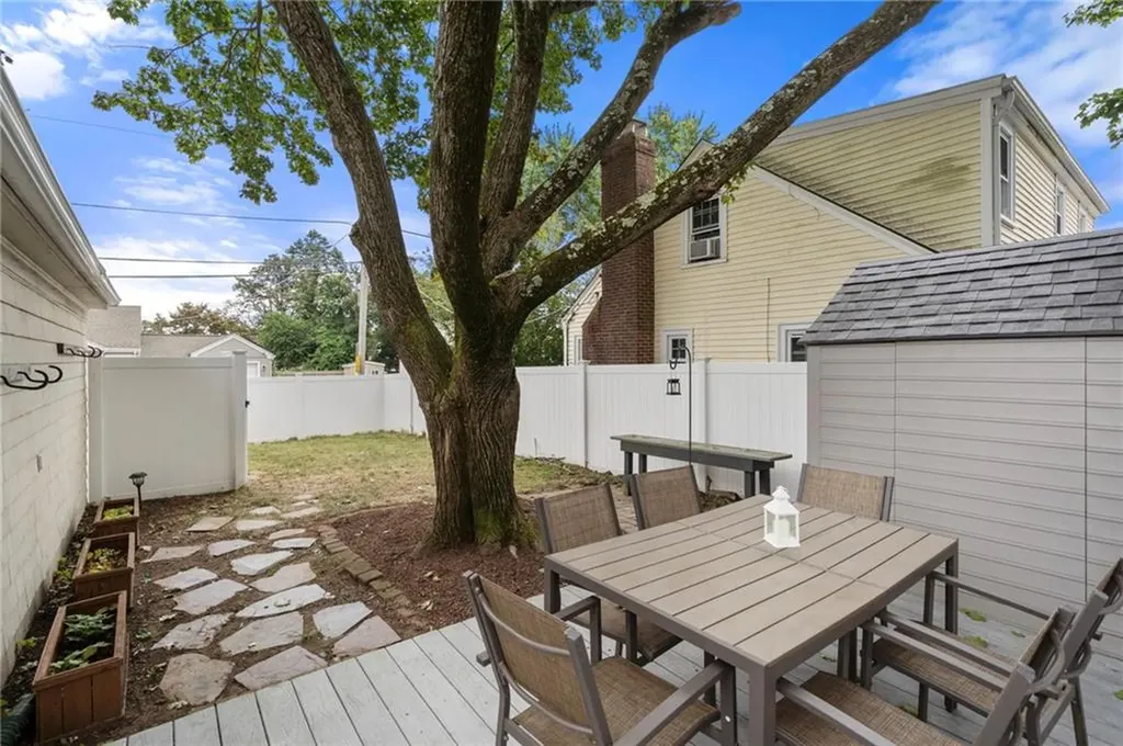 55 Scarborough Road Pawtucket RI 02861