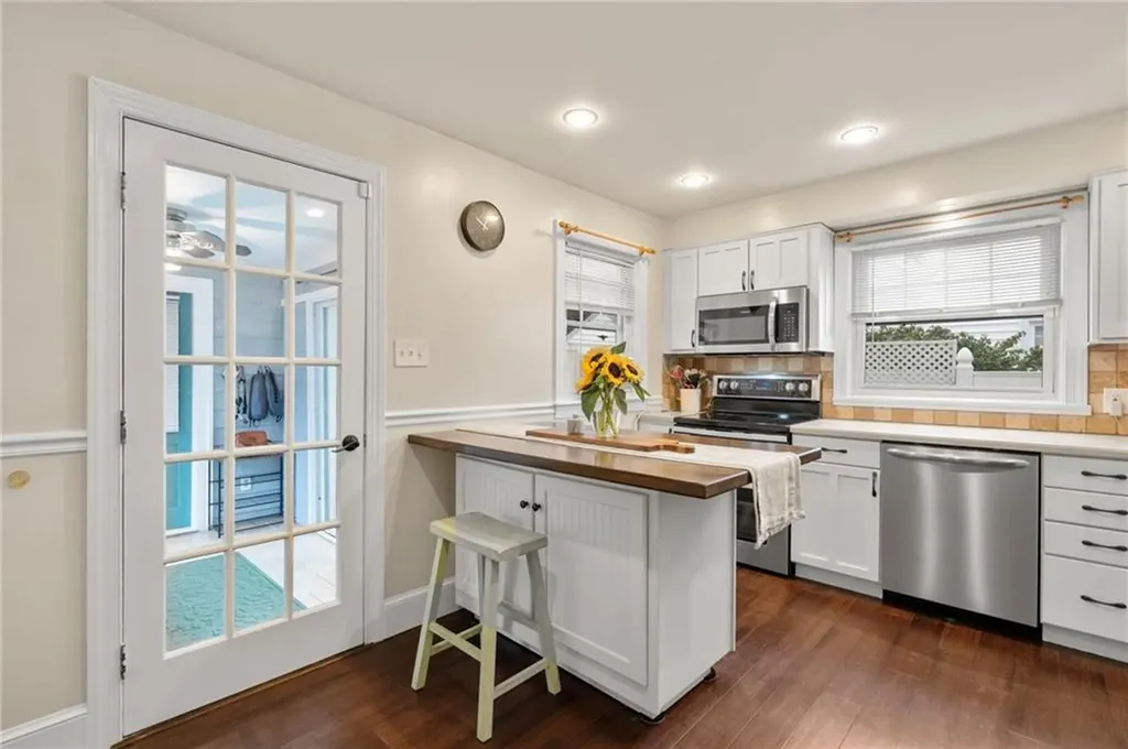 55 Scarborough Road Pawtucket RI 02861