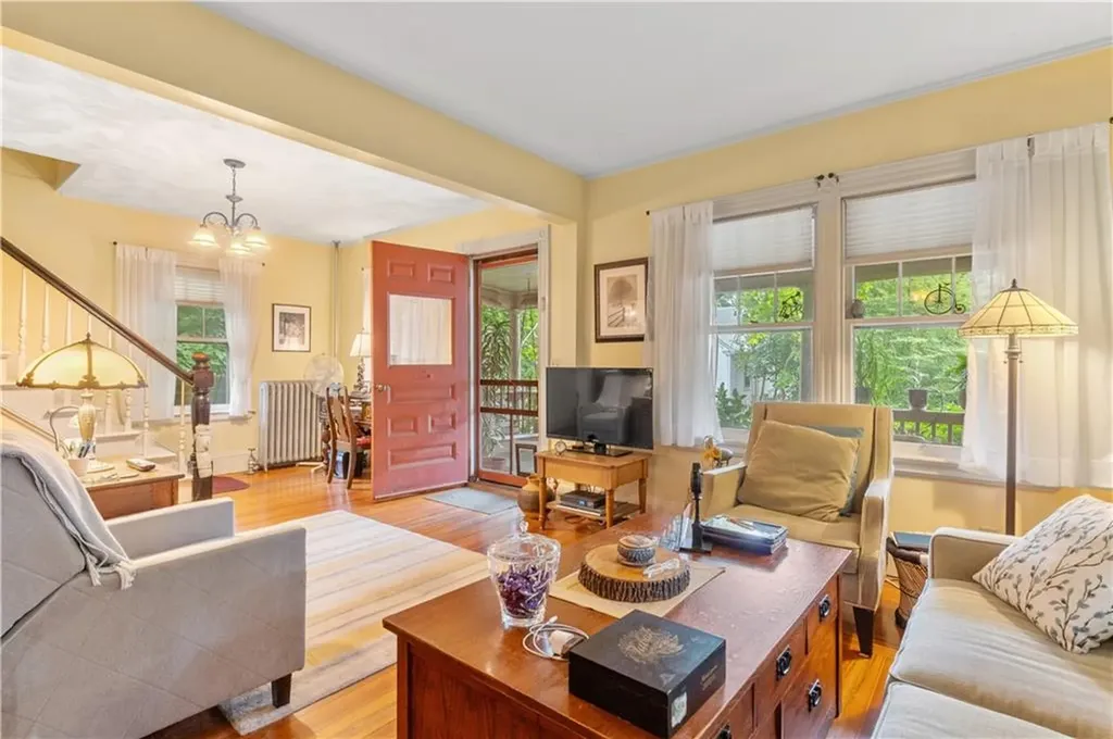 65 Spruce Street Warwick RI 02886