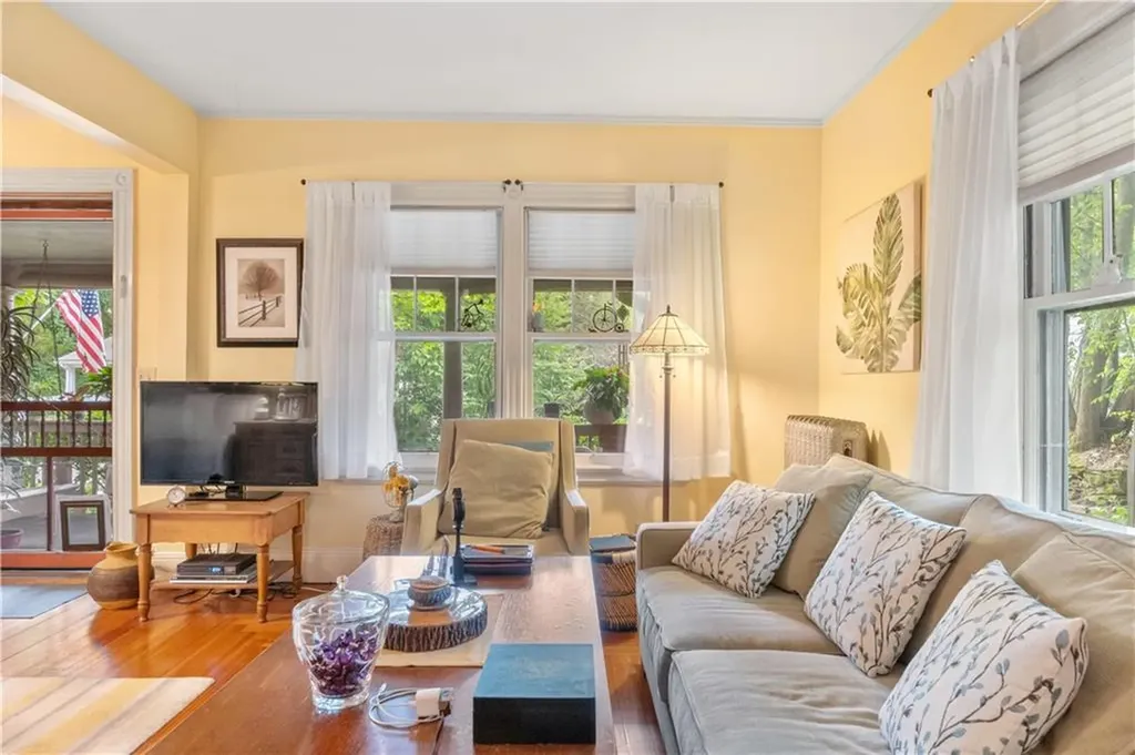 65 Spruce Street Warwick RI 02886