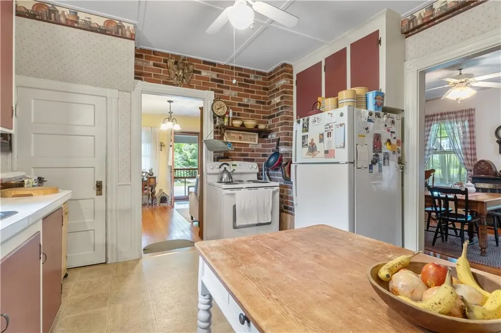 65 Spruce Street Warwick RI 02886