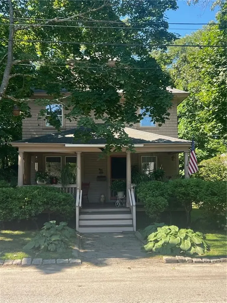 65 Spruce Street Warwick RI 02886