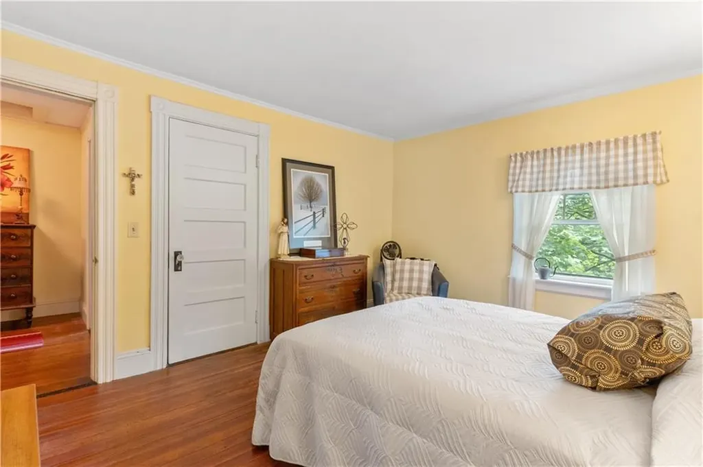 65 Spruce Street Warwick RI 02886
