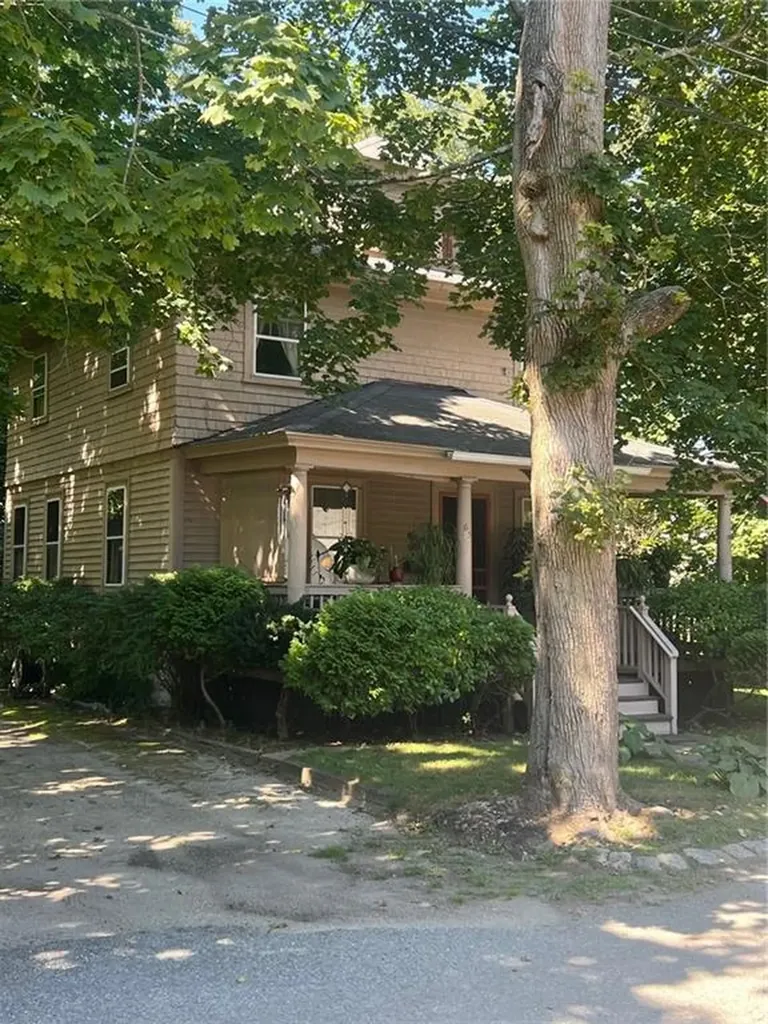 65 Spruce Street Warwick RI 02886