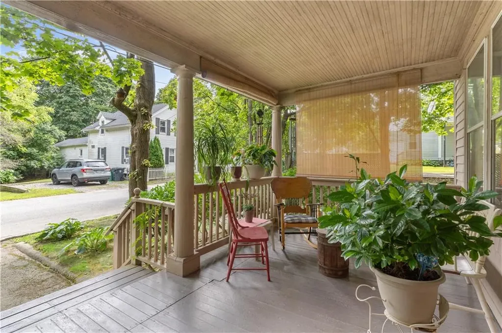 65 Spruce Street Warwick RI 02886