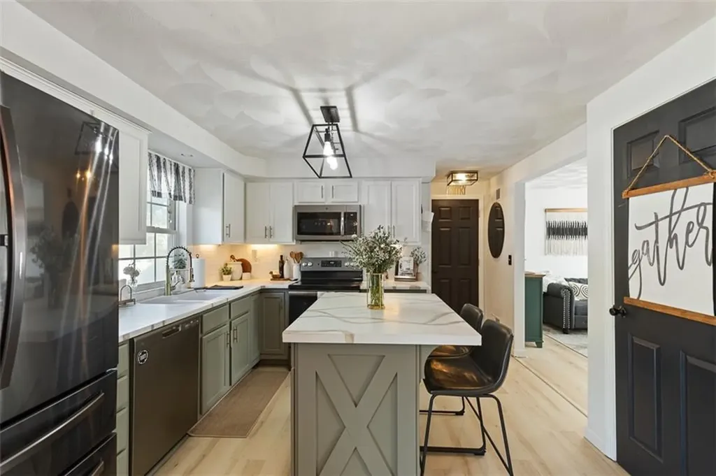 77 Speck Avenue Cranston RI 02910