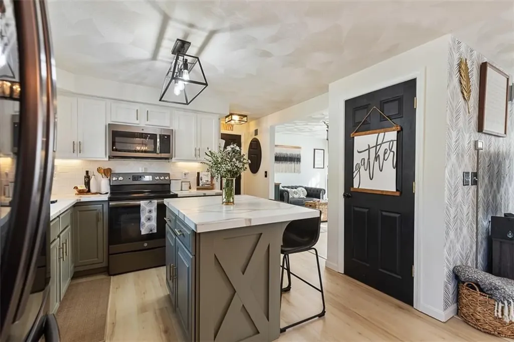 77 Speck Avenue Cranston RI 02910