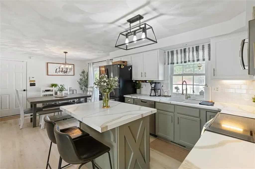 77 Speck Avenue Cranston RI 02910