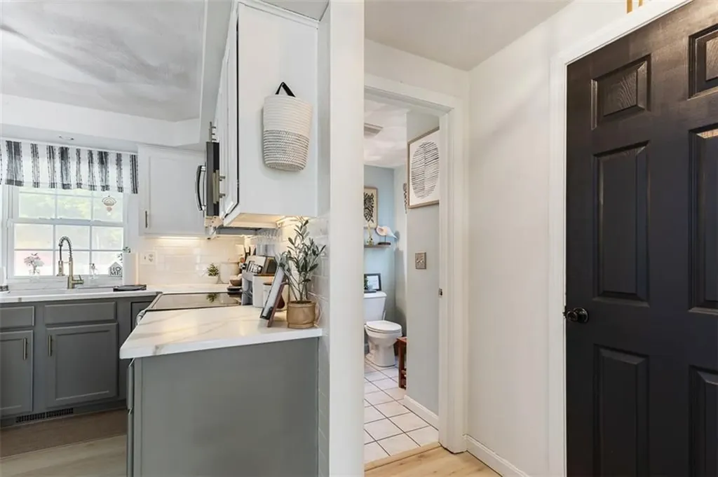 77 Speck Avenue Cranston RI 02910