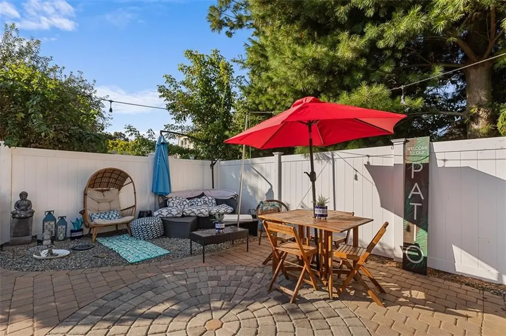 77 Speck Avenue Cranston RI 02910