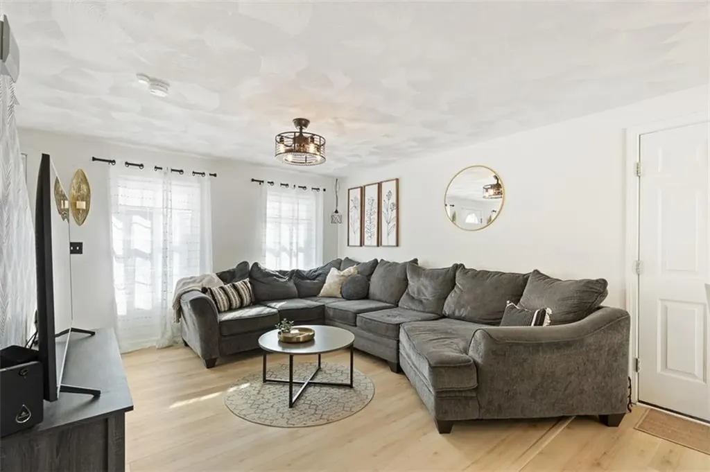 77 Speck Avenue Cranston RI 02910