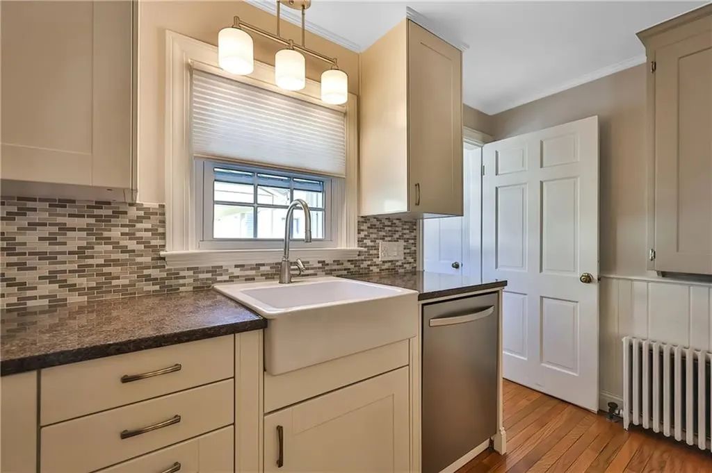 75 Metropolitan Road Providence RI 02908