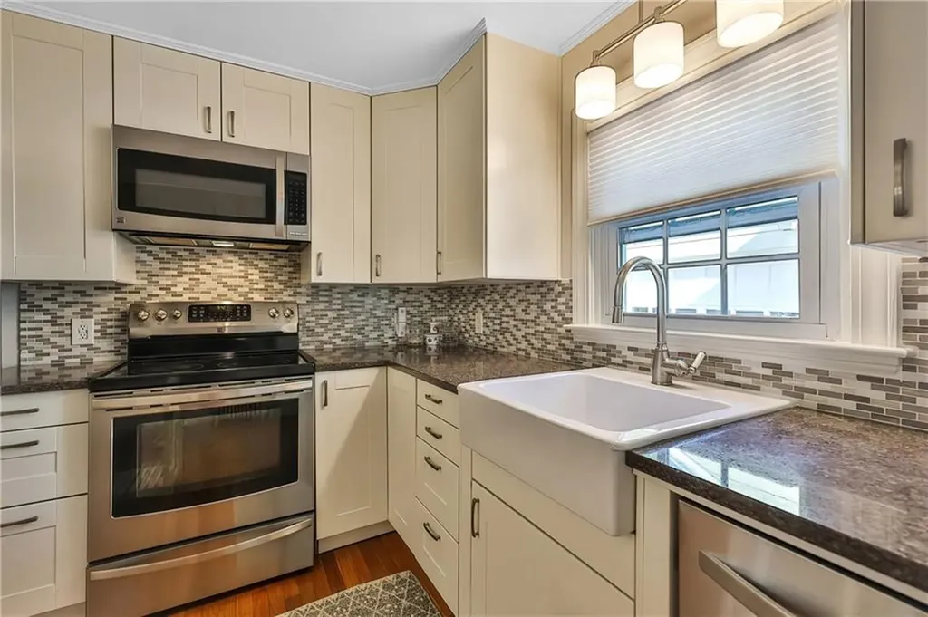 75 Metropolitan Road Providence RI 02908